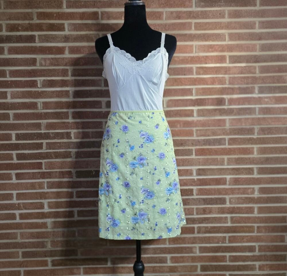 Vintage Y2K Exact Change Pastel Floral Embroidered skirt